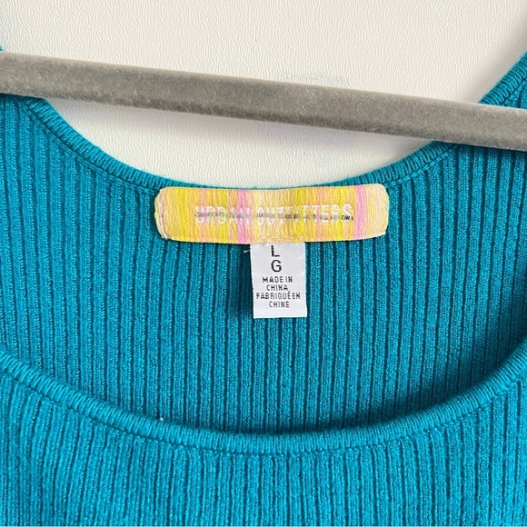 Urban Outfitters Cropped Tank Top with Side Cutout Turquoise Size Large - Picture 4 of 6